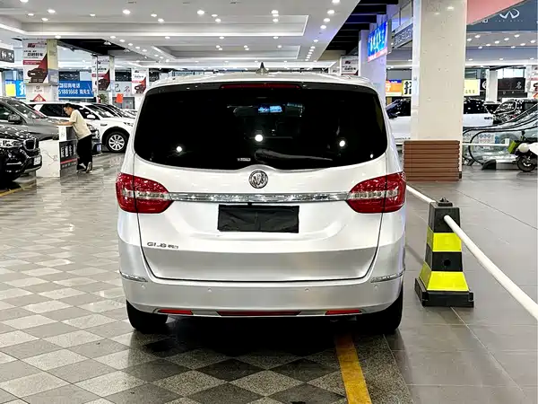 Buick GL8 2016