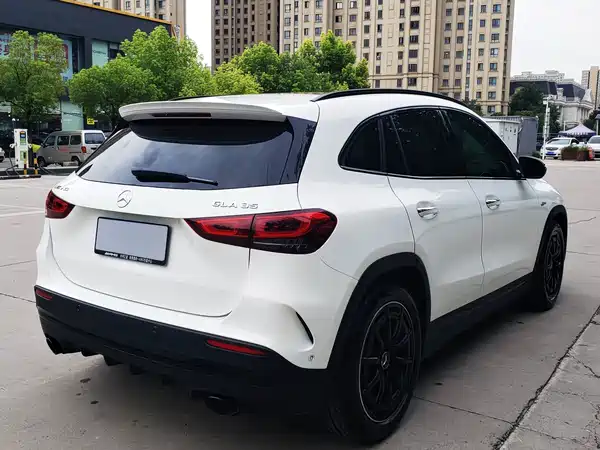 Mercedes-Benz GLA AMG 2022