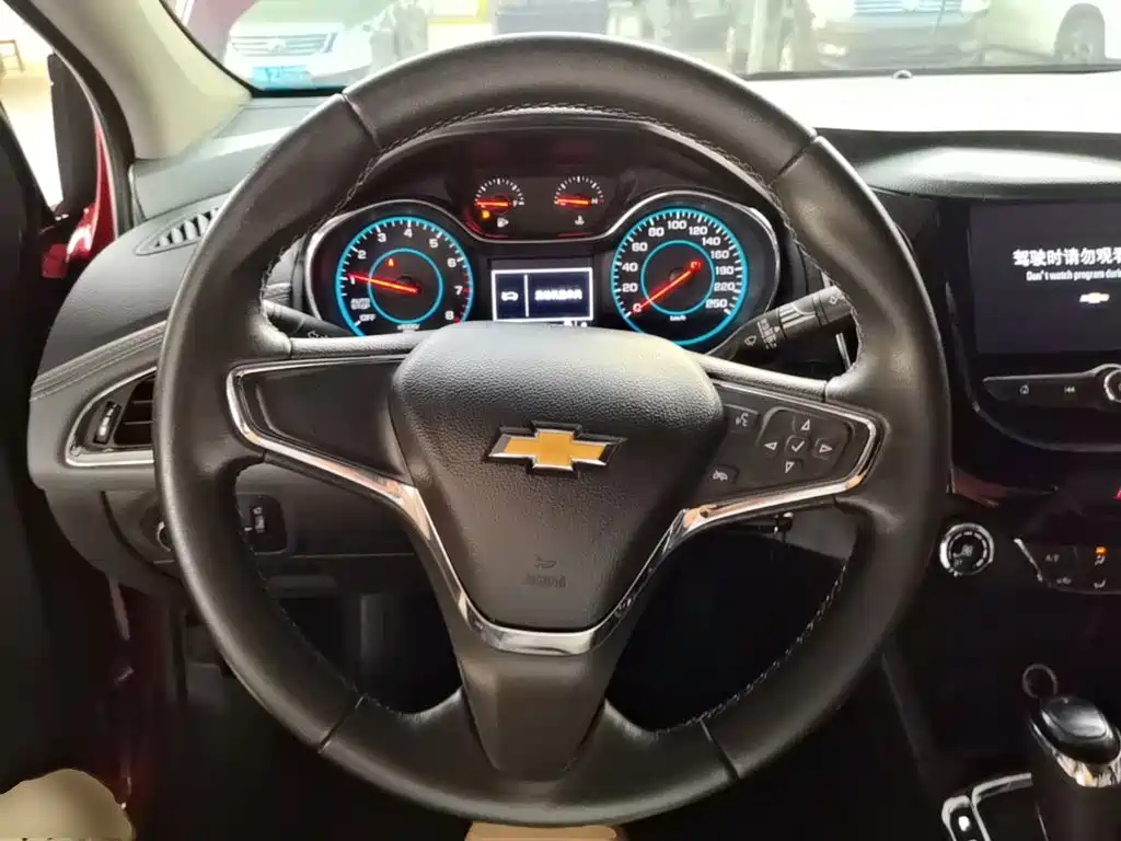 Chevrolet Cruze 2018 — фото 11