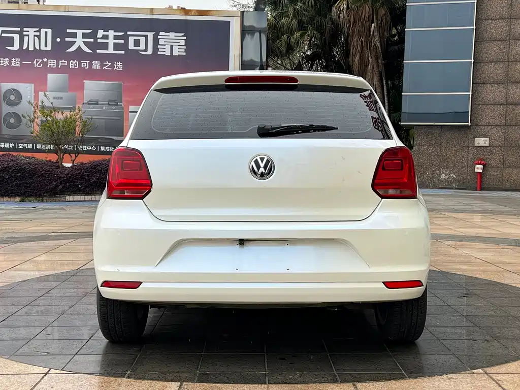 Volkswagen Polo 2015 — фото 5