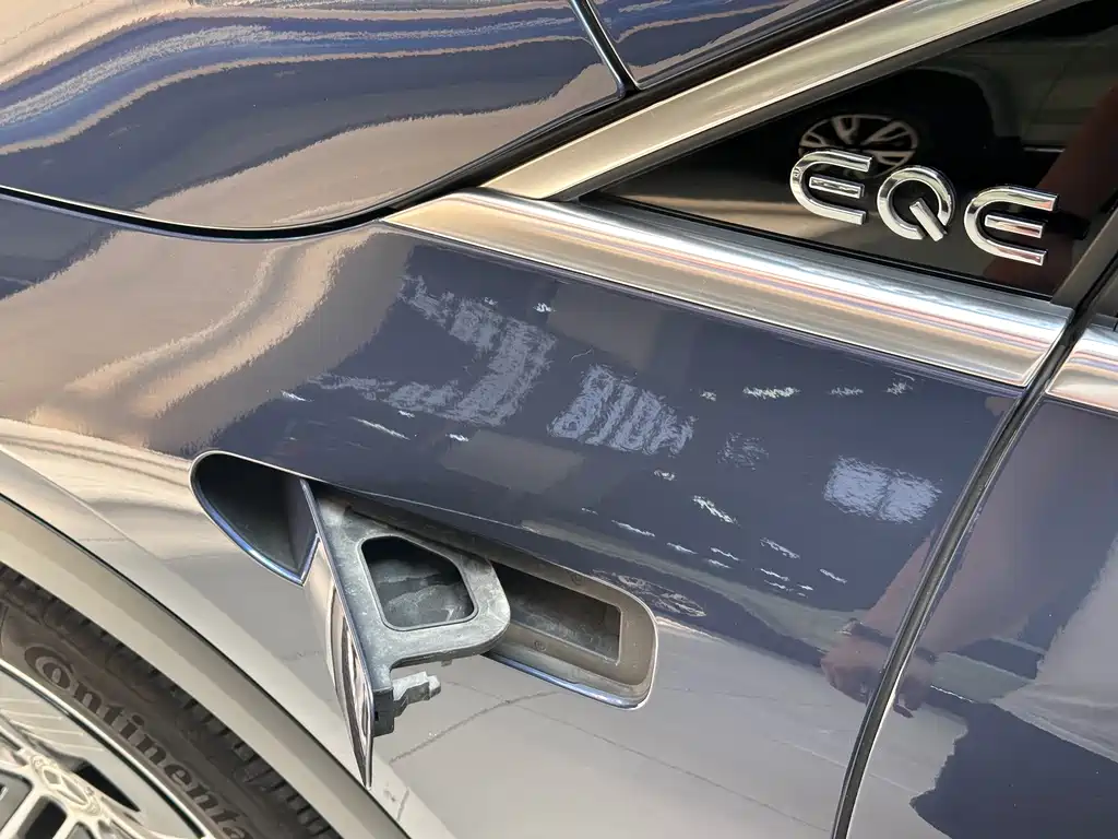 Mercedes-Benz EQE SUV 2023 — фото 10
