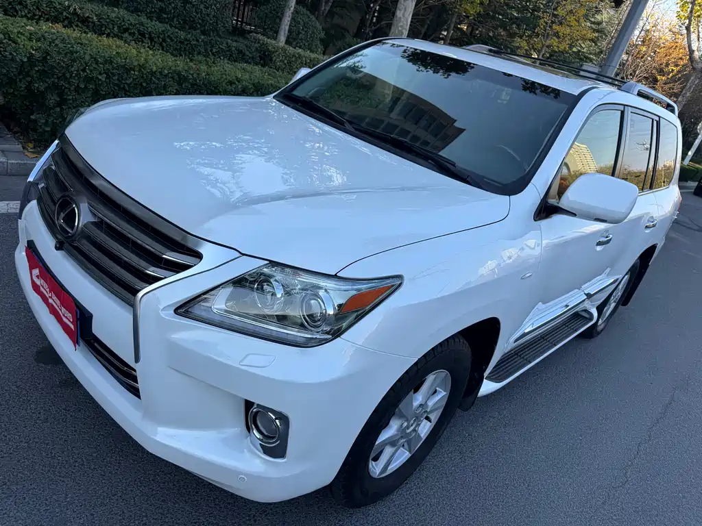 Lexus LX 2012