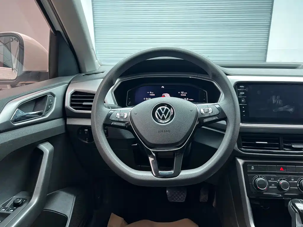 Volkswagen T-Cross 2022 — фото 10