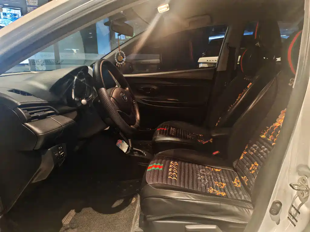 Toyota Yaris L 2019 — фото 11