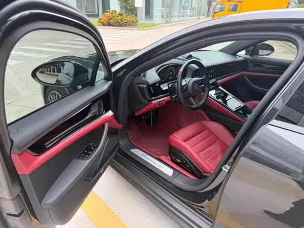 Porsche Panamera 2024