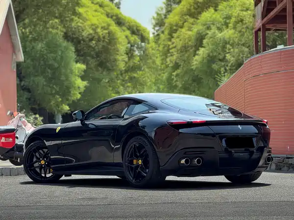 Ferrari Roma 2021
