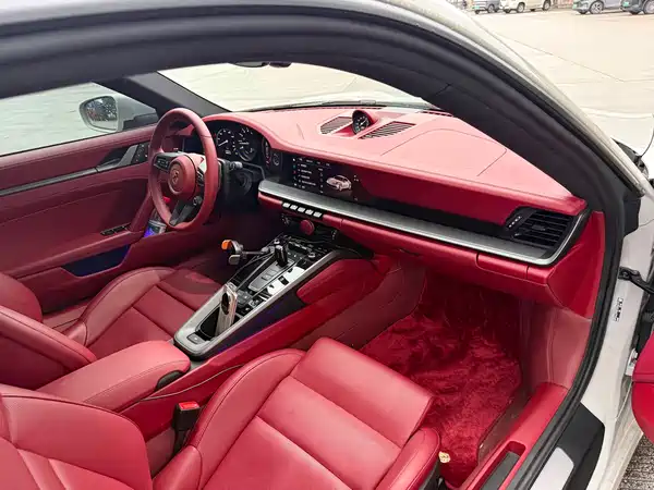 Porsche 911 2023