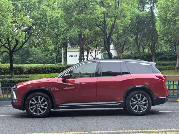 NIO ES8 2018