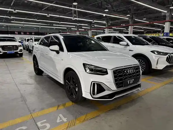Audi Q2L 2023