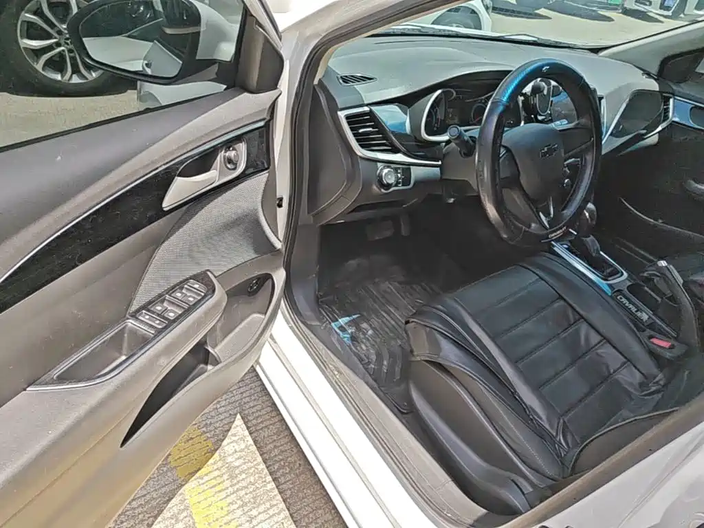 Chevrolet Cavalier 2019 — фото 16