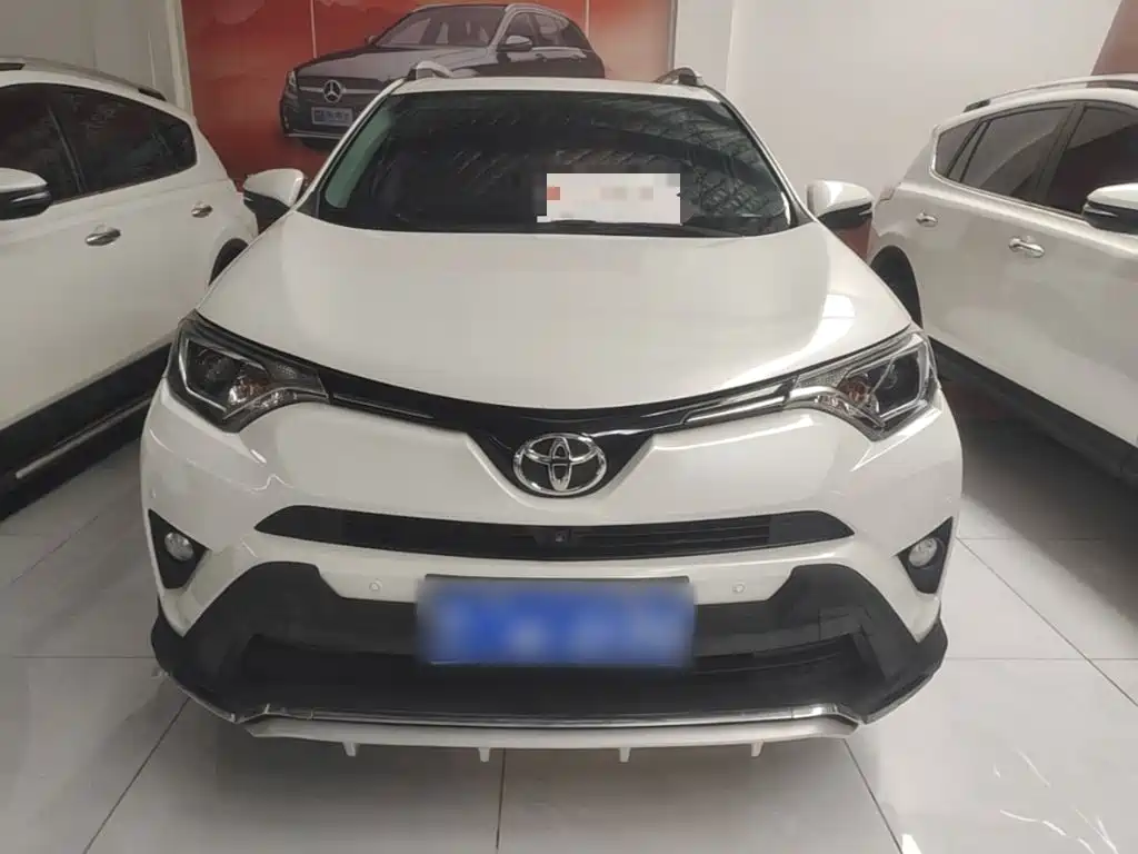 Toyota RAV4 2018 — фото 3