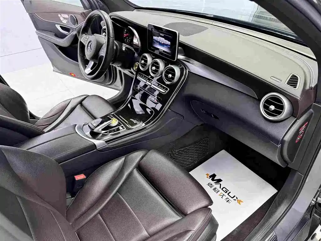 Mercedes-Benz GLC 2018 — фото 10