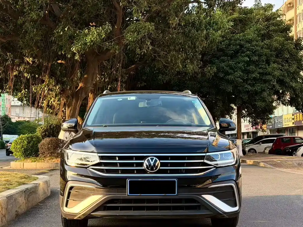 Volkswagen Tiguan L 2022 — фото 2