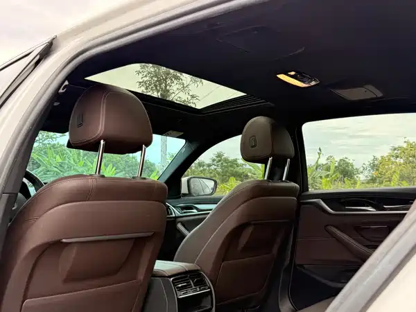 BMW 5 Series 2019