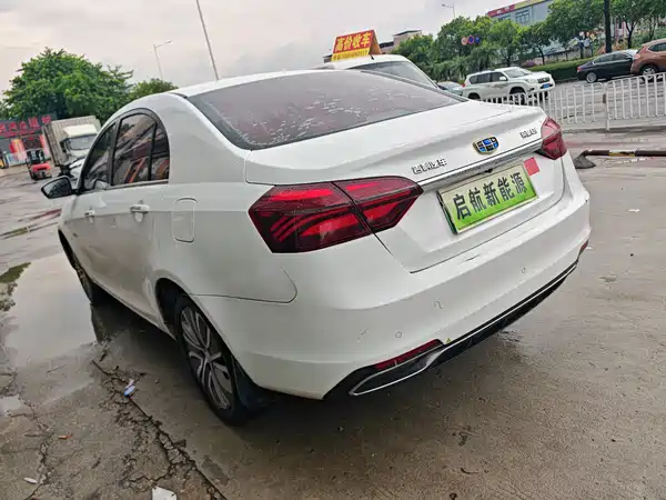 Geely Emgrand New Energy 2018
