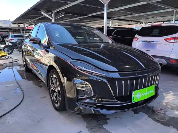 Hongqi E-QM5 2023
