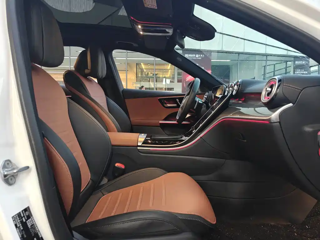 Mercedes-Benz C-Class 2023 — фото 12