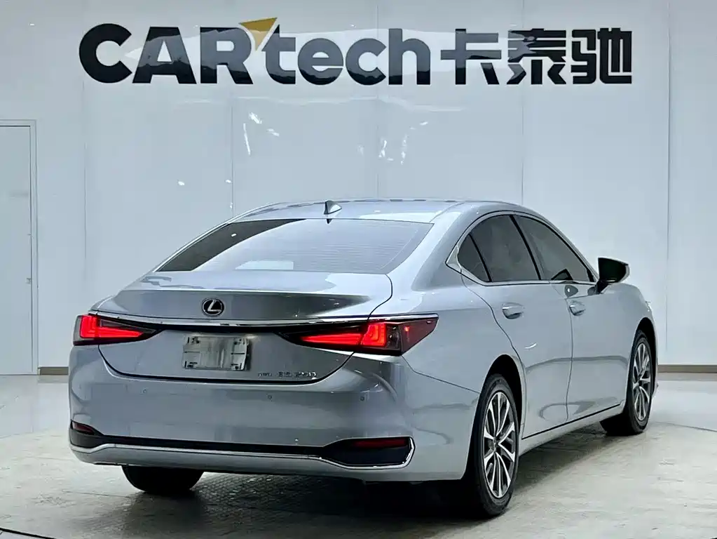 Lexus ES 2023 — фото 18