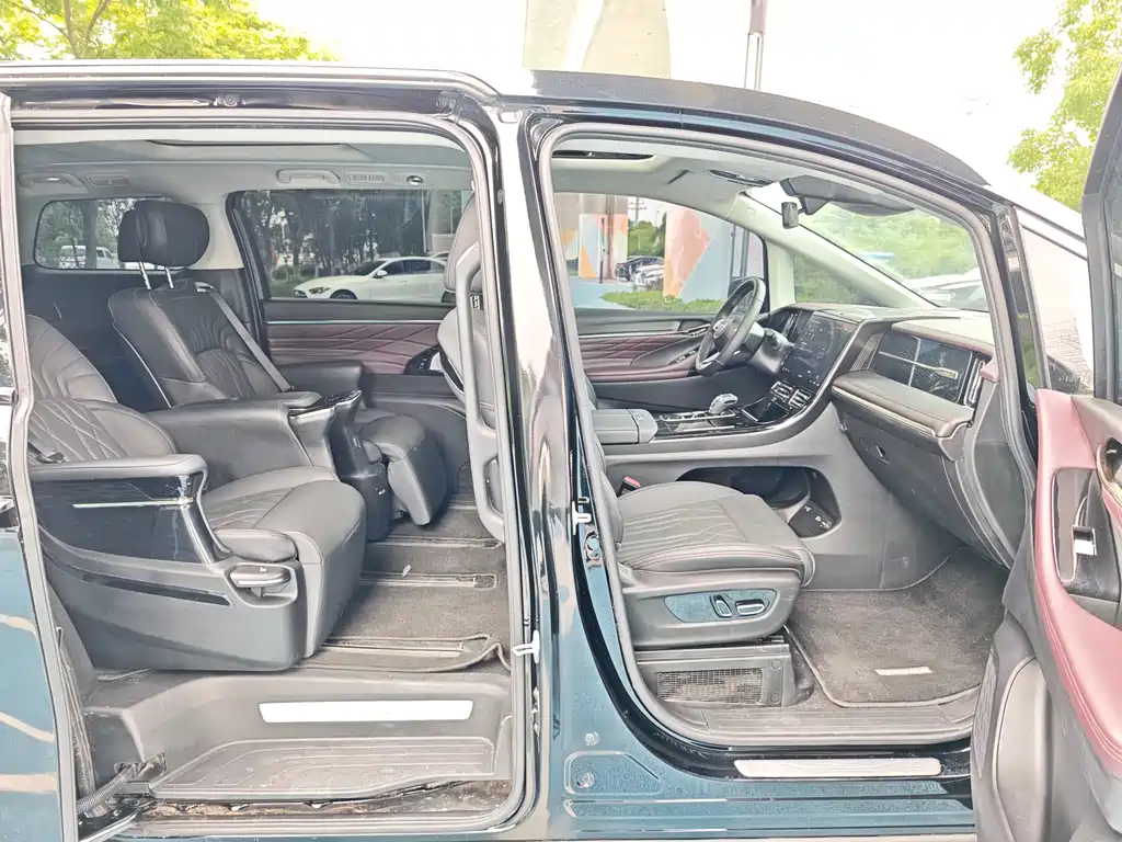 GAC Motor Trumpchi M8 2025 — фото 7