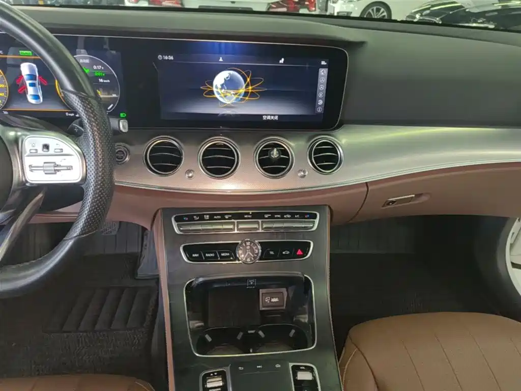 Mercedes-Benz E-Class 2019 — фото 13