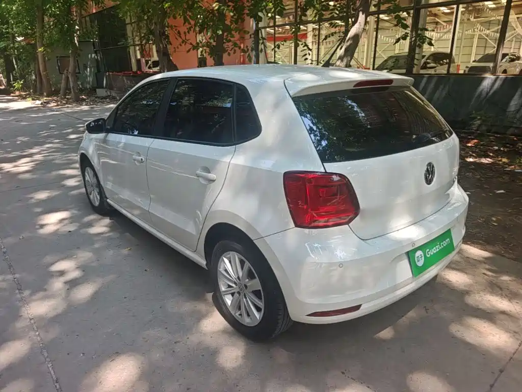 Volkswagen Polo 2015 — фото 23