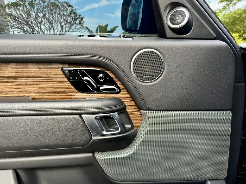 Land Rover Range Rover 2019 — фото 16