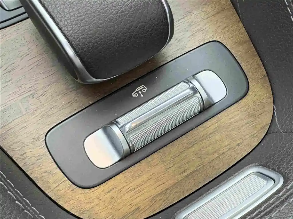 Mercedes-Benz GLE New Energy 2021 — фото 15