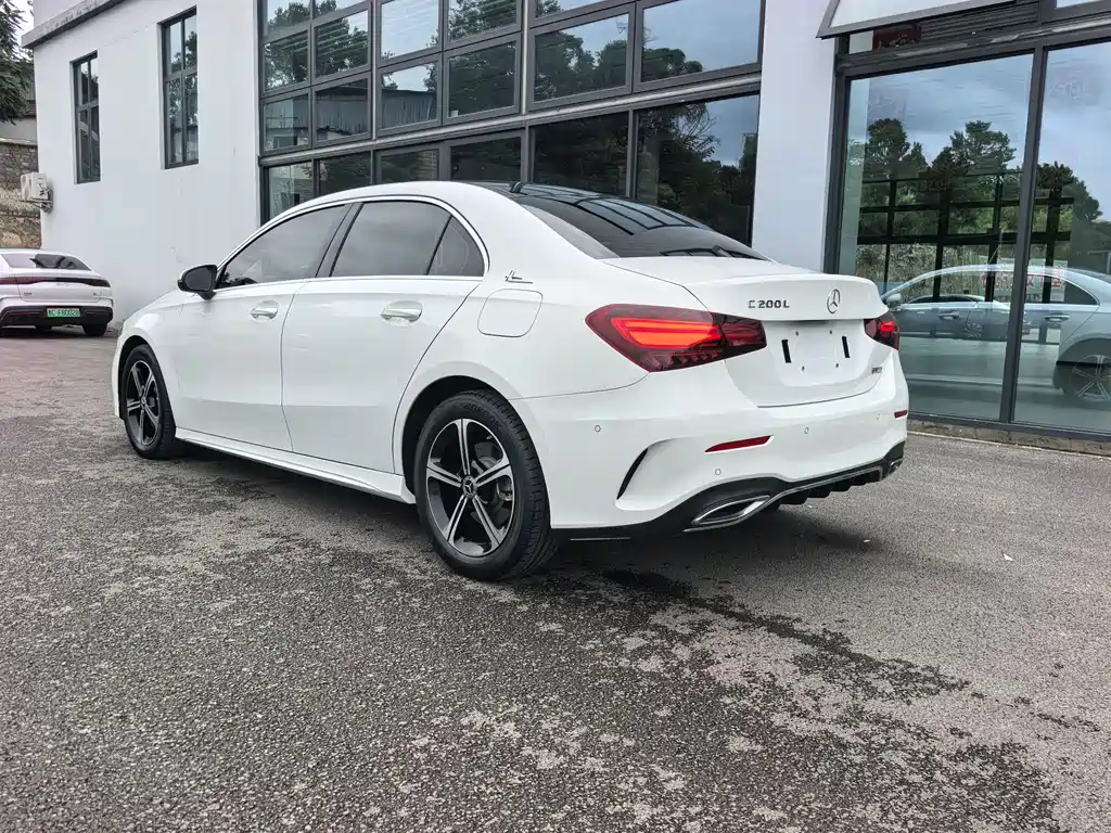 Mercedes-Benz A-Class 2024 — фото 9