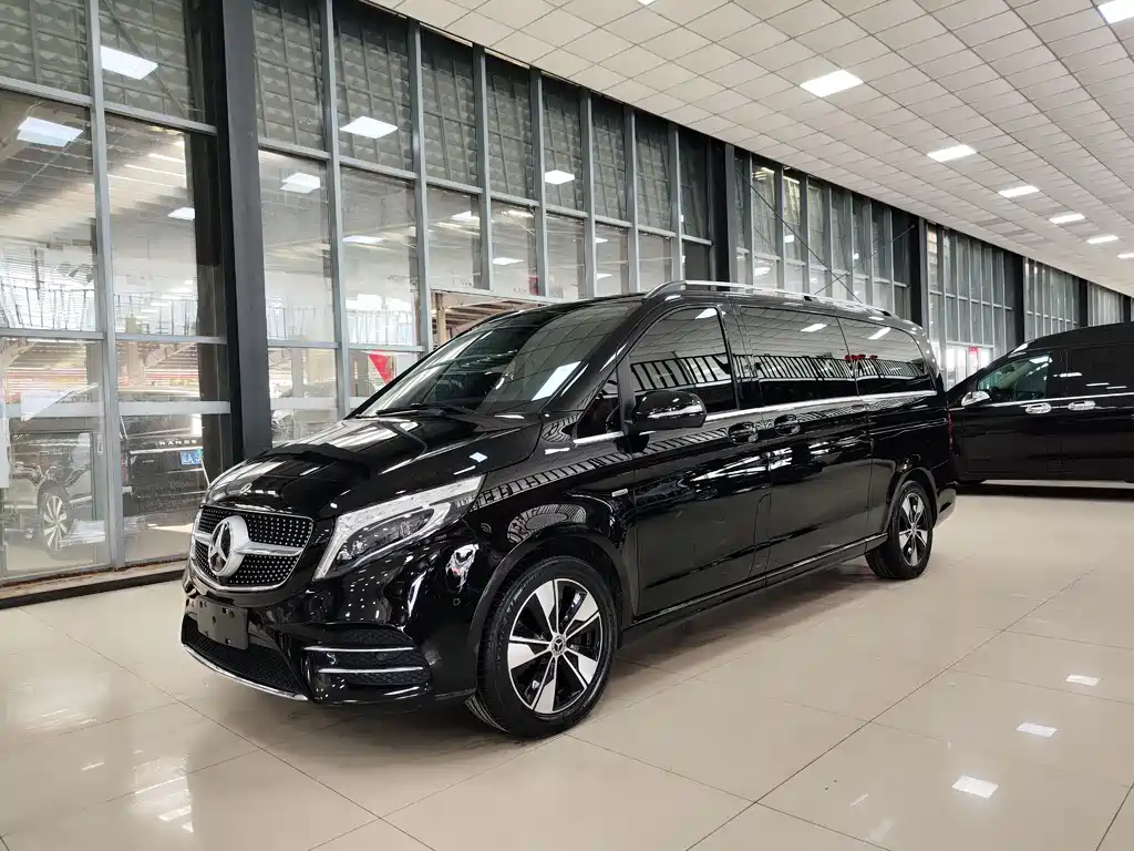 Mercedes-Benz V-Class 2021 — фото 1
