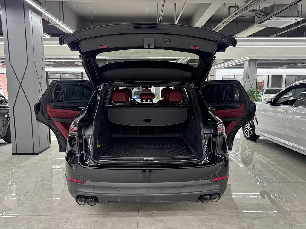 Porsche Cayenne 2021 — фото 22
