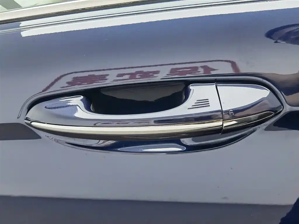 Ford Taurus 2017 — фото 18