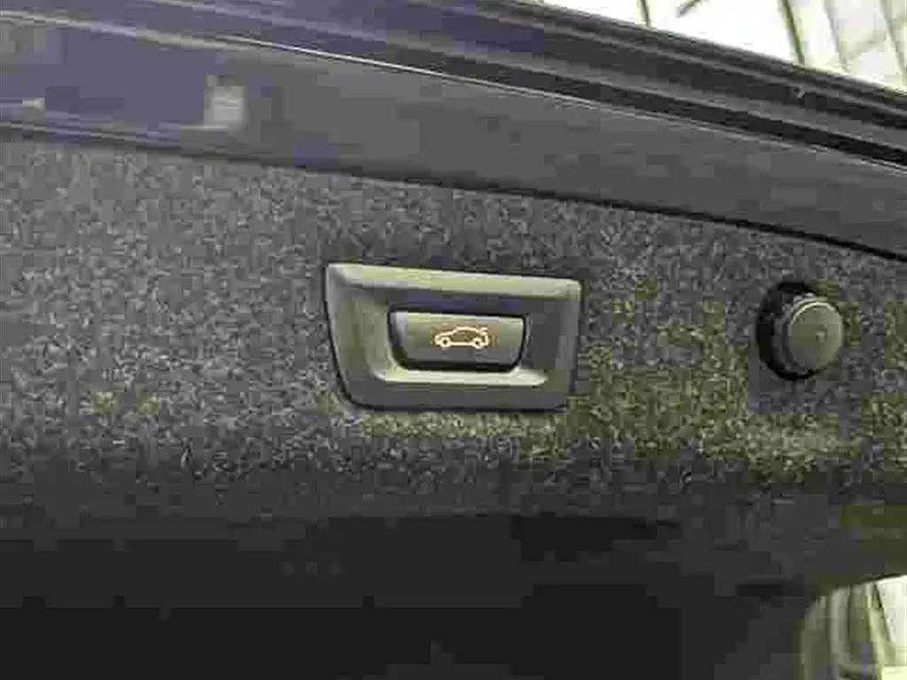 BMW 5 Series 2021 — фото 10
