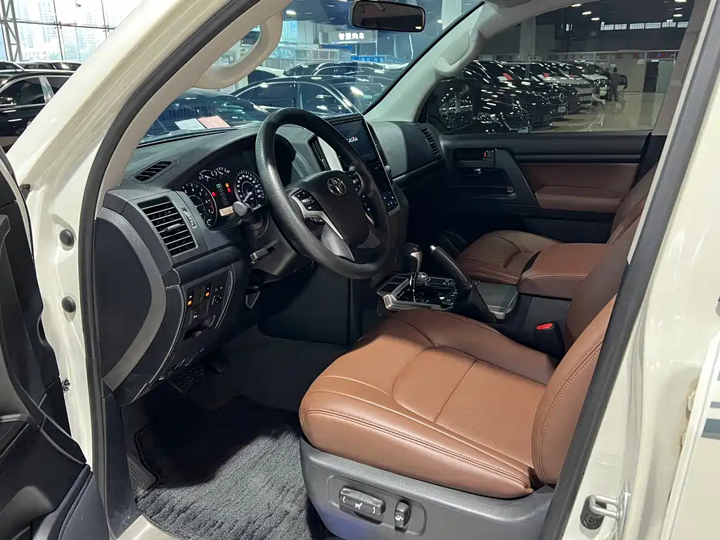 Toyota Land Cruiser 2019 — фото 13