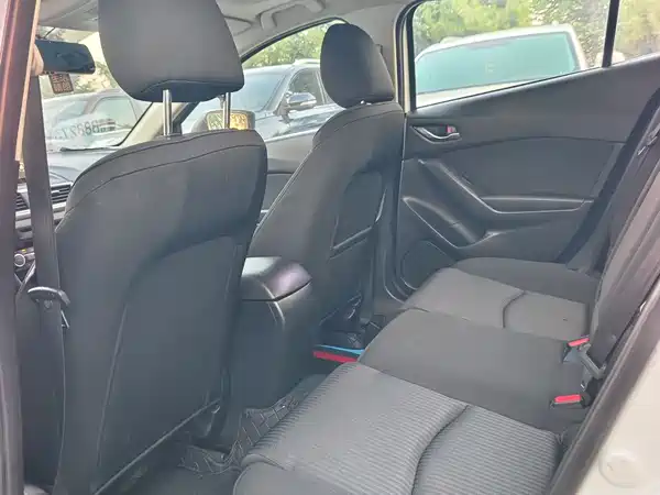 Mazda 3 Axela 2016