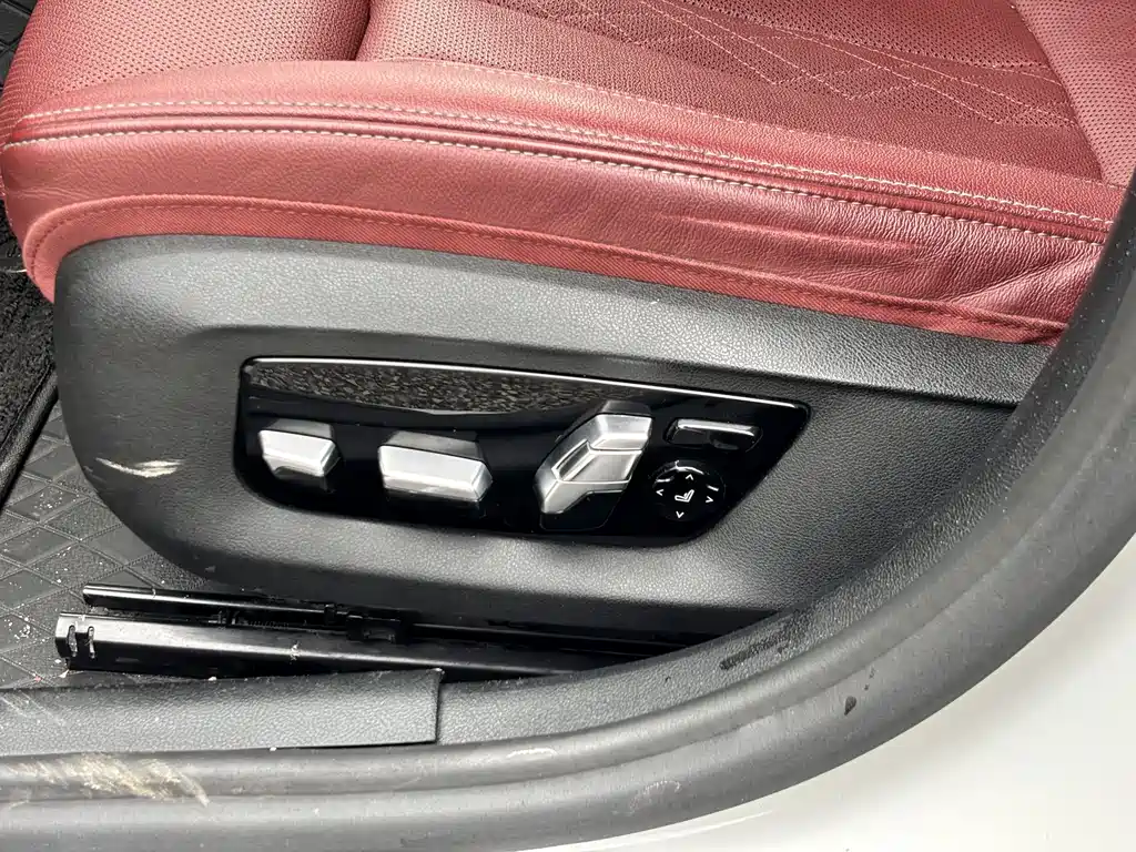 BMW 5 Series New Energy 2021 — фото 8