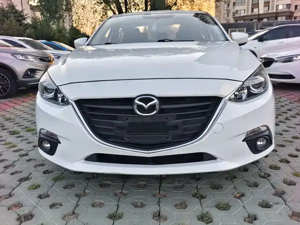 Mazda 3 Axela 2016