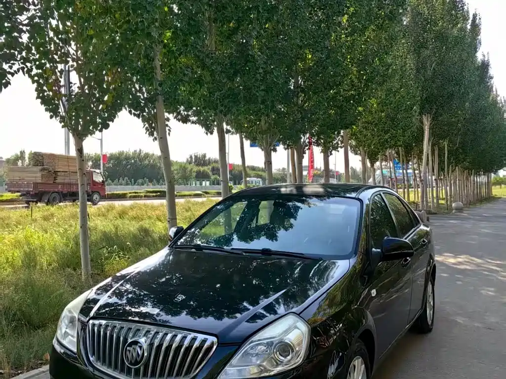 Buick Excelle 2013 — фото 1
