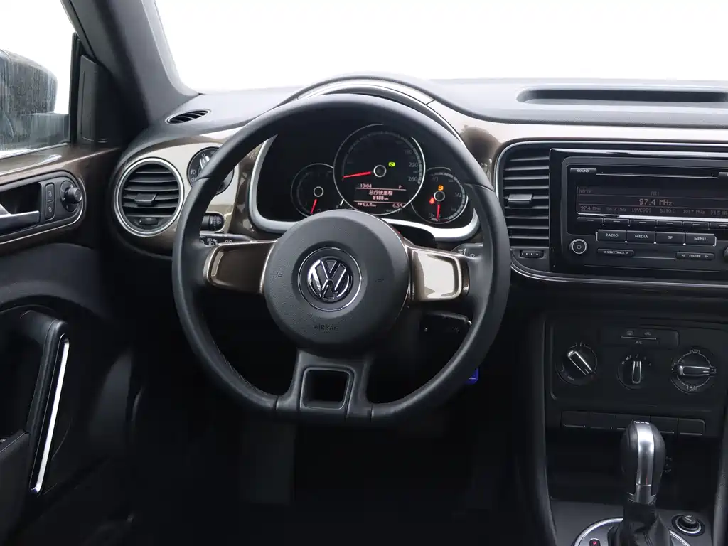 Volkswagen Beetle 2016 — фото 15