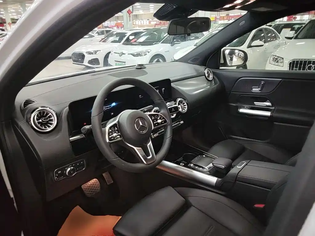 Mercedes-Benz GLA 2023 — фото 10