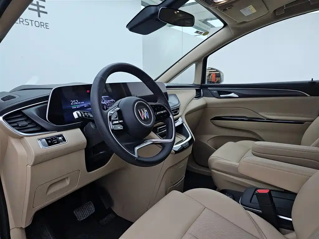 Buick GL8 Hybrid 2025