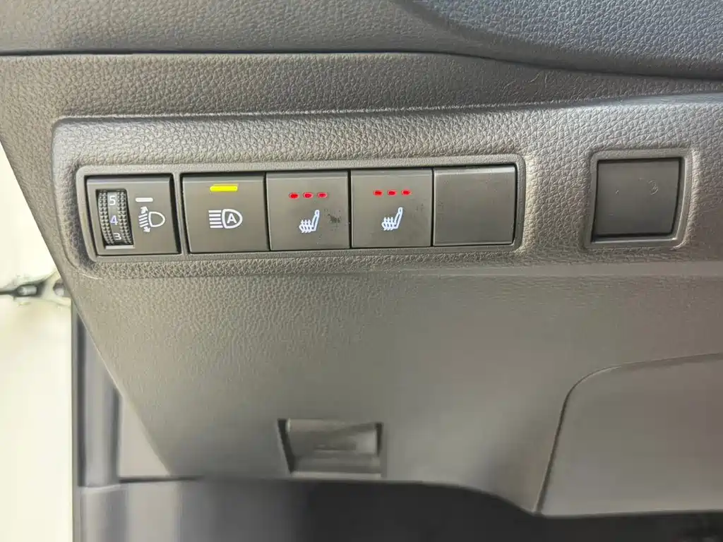 Toyota Corolla 2023 — фото 10