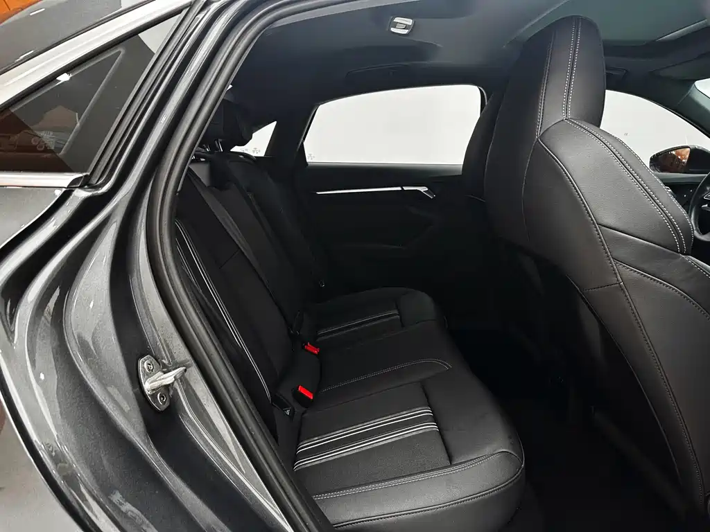 Audi A3 2023 — фото 23