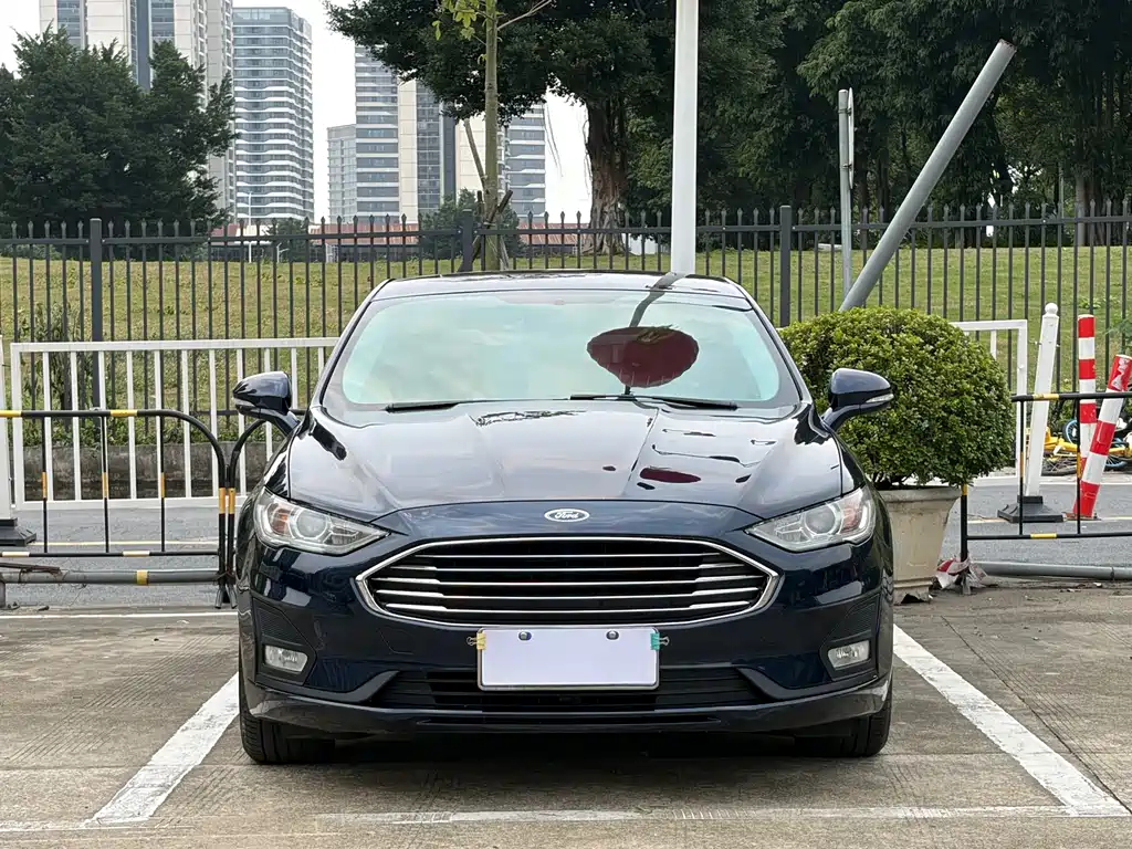 Ford Mondeo 2020 — фото 2