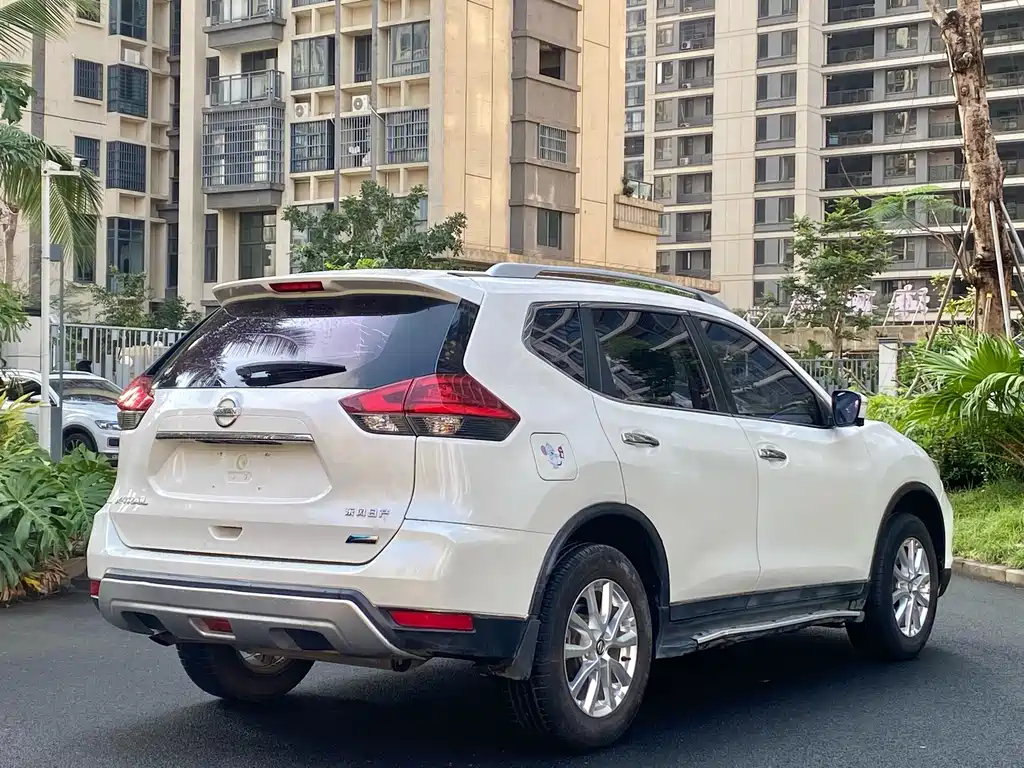 Nissan X-Trail 2018 — фото 18