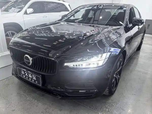 Volvo S90 Plug-In Hybrid 2021