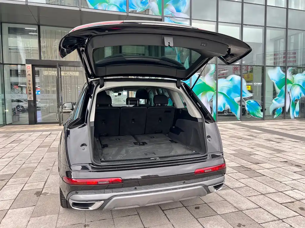 Audi Q7 2020 — фото 35