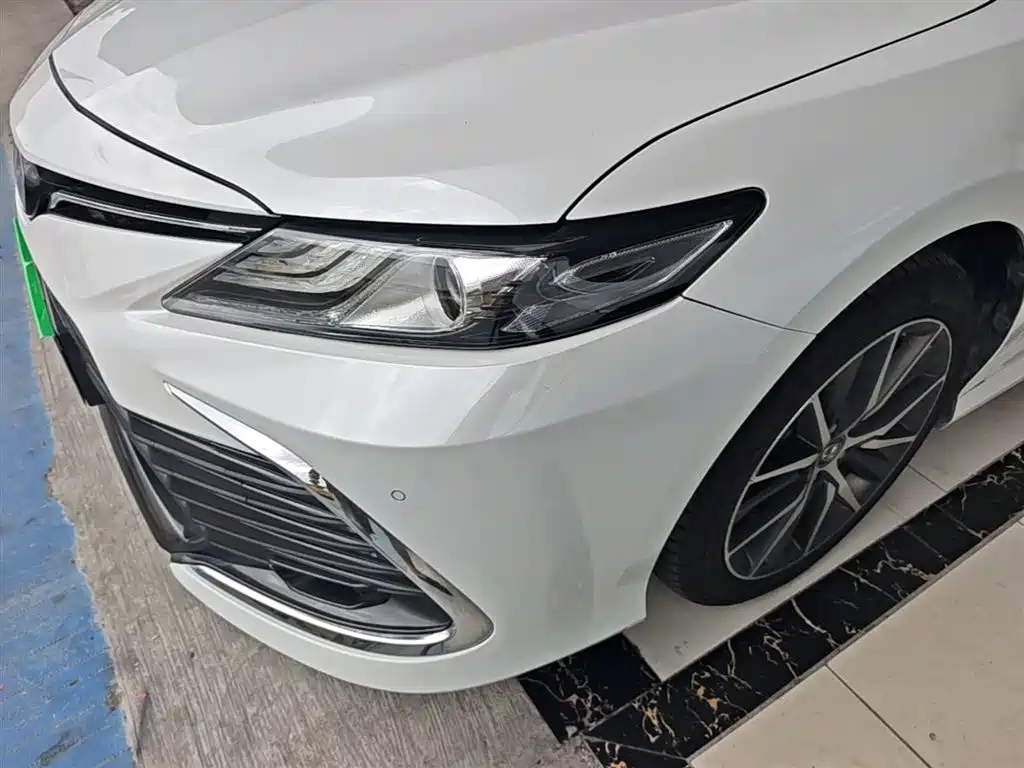 Toyota Camry 2023 — фото 18