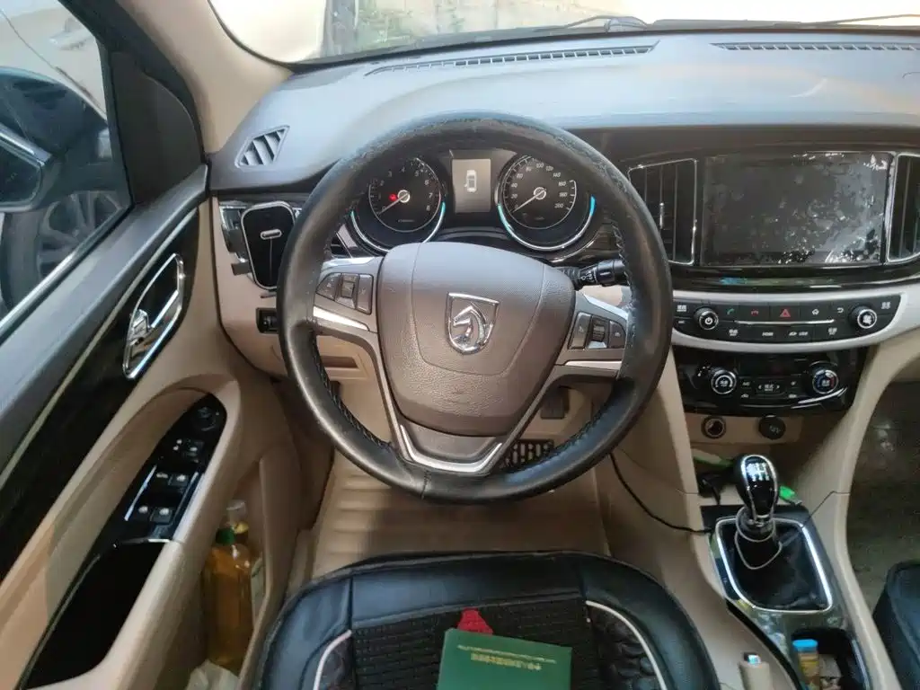 Baojun 730 2015