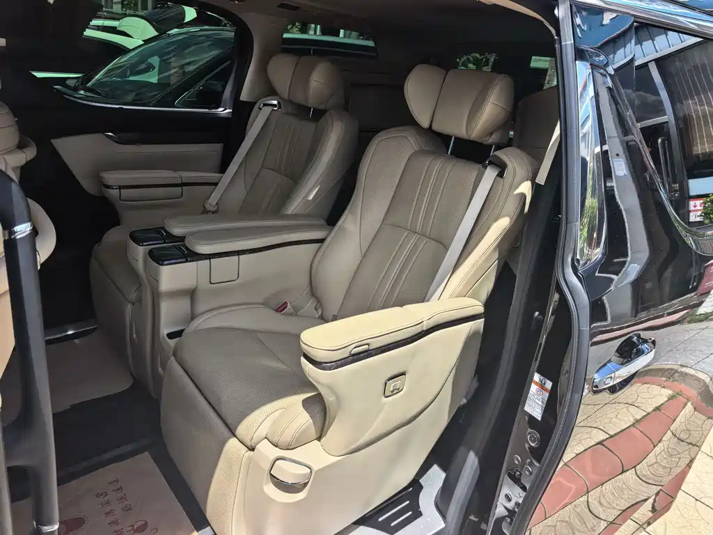 Toyota Vellfire 2021 — фото 13