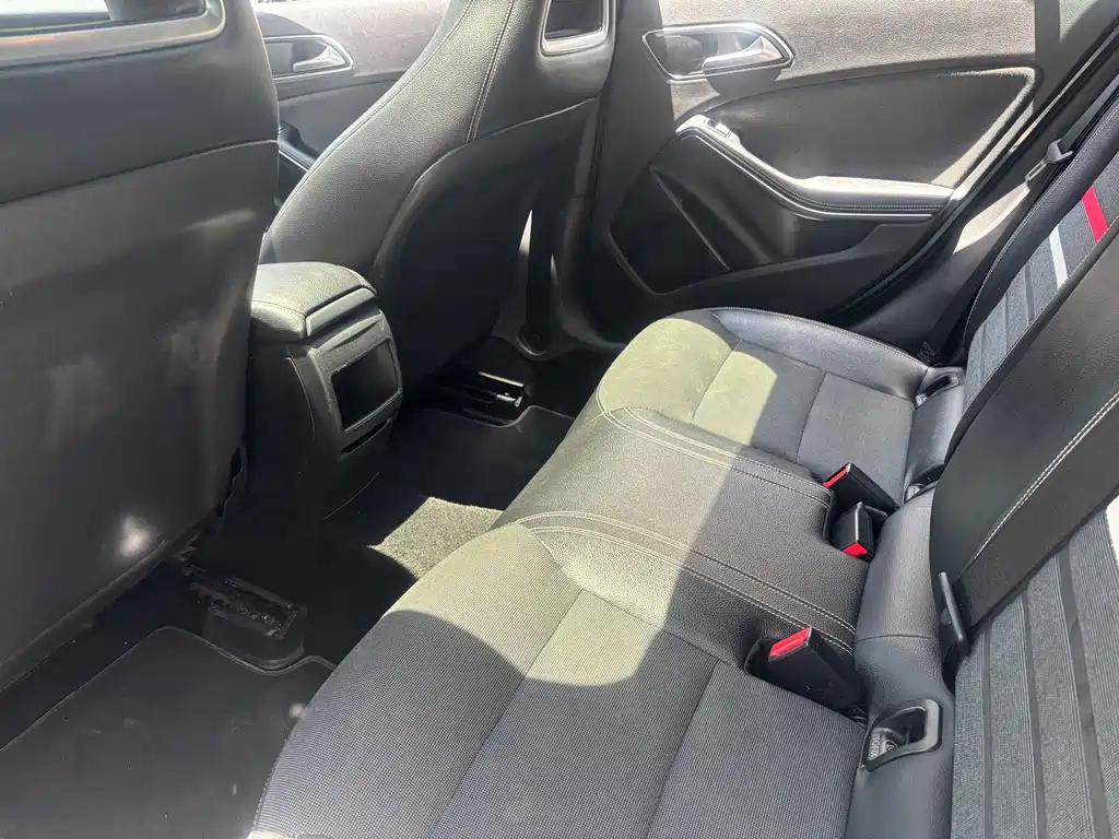 Mercedes-Benz A-Class 2015 — фото 14